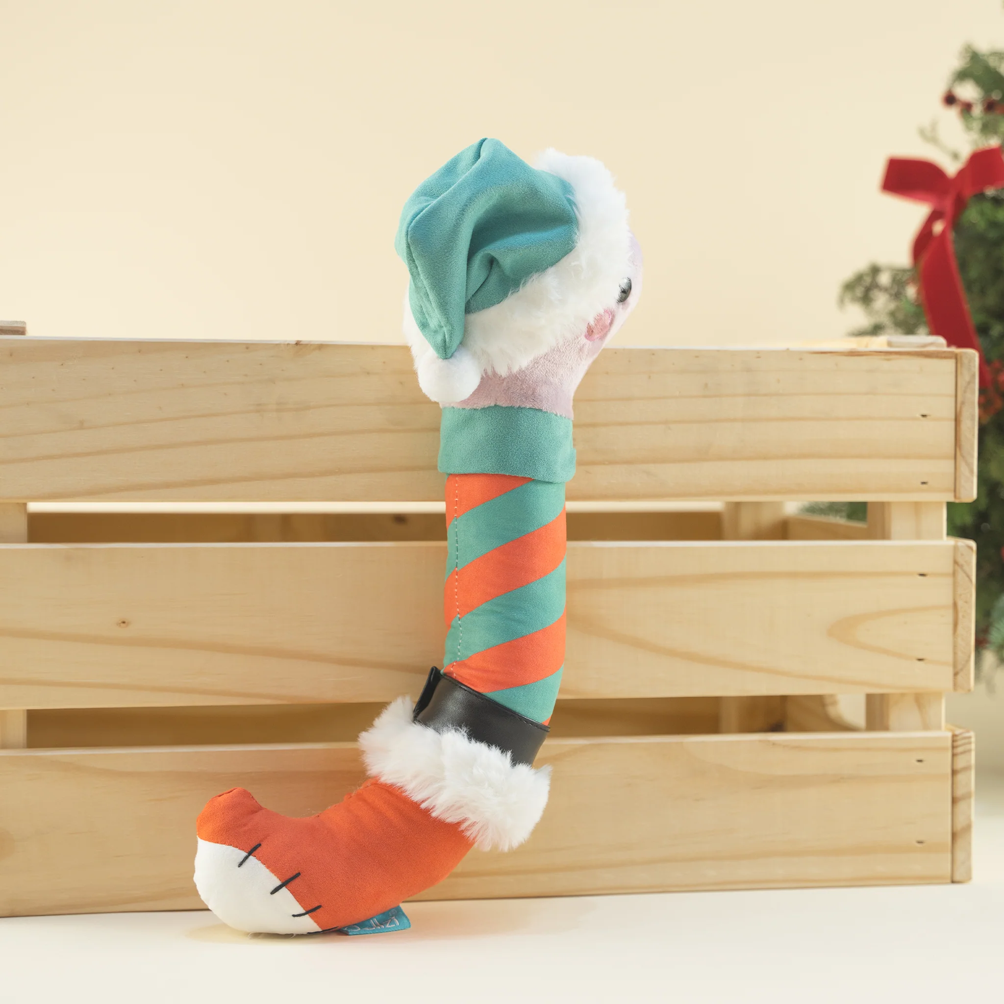 Wormi with Elf Outfit - Image 5